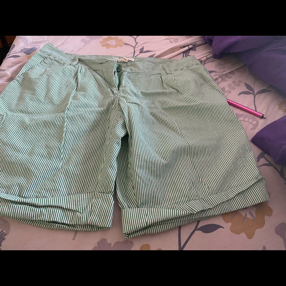 Green shorts Forever 21
